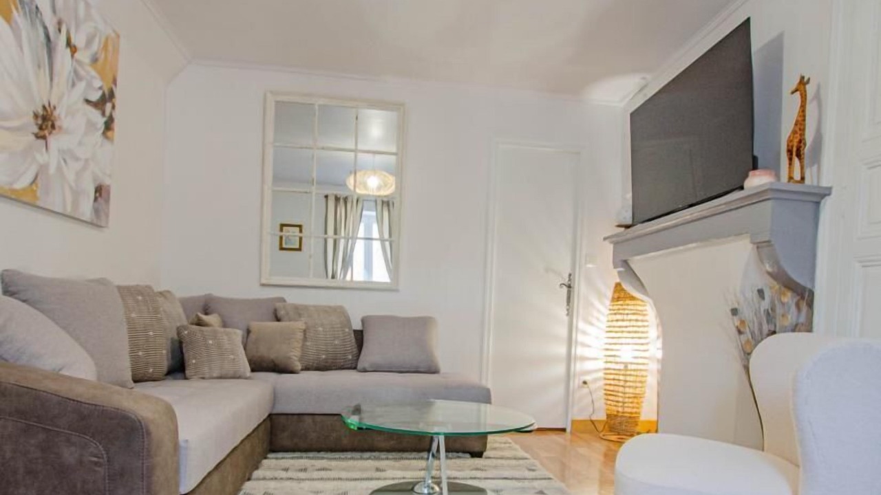 Photo of Livingroom in Bertignolles