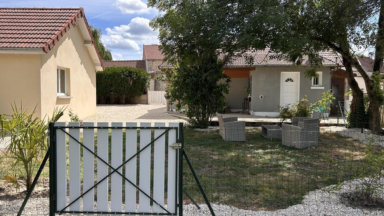 Photo of Outdoor in Bertignolles