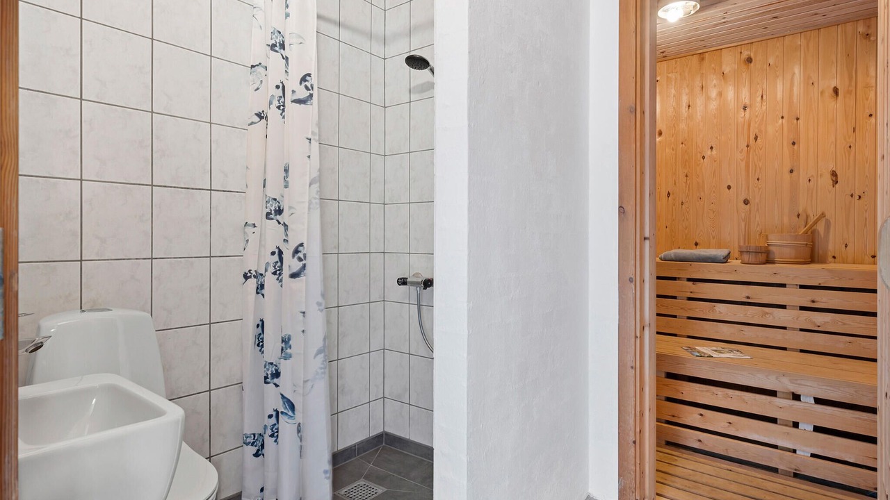 Photo of Bathroom in Give