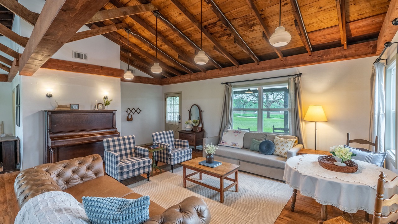 Photo of Livingroom in Greenville