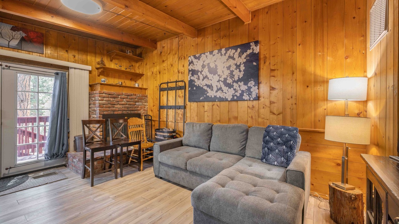 Photo of Livingroom in Running Springs