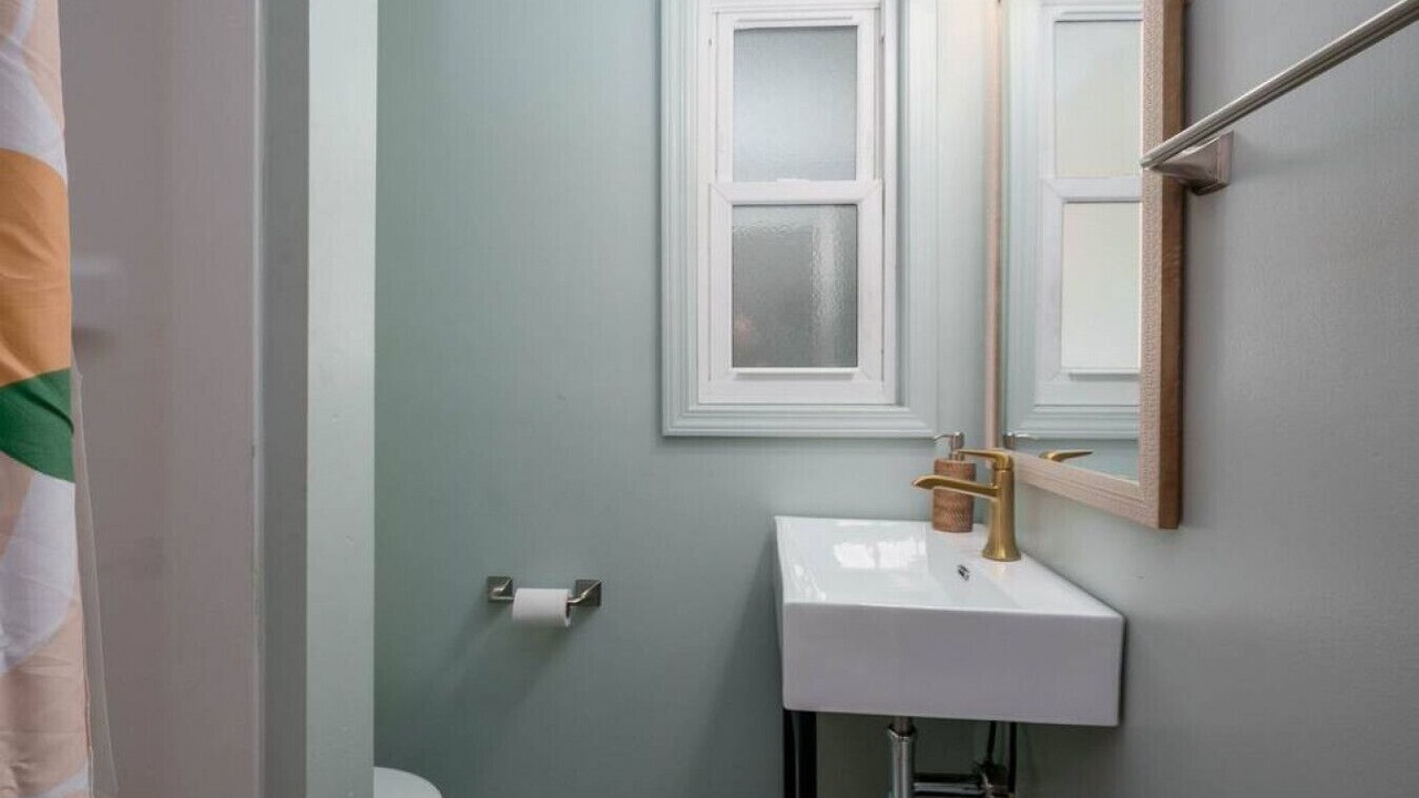 Photo of Bathroom in Crestwood South