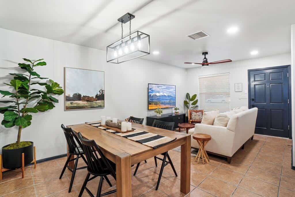 Photo of Livingroom in Northeast El Paso