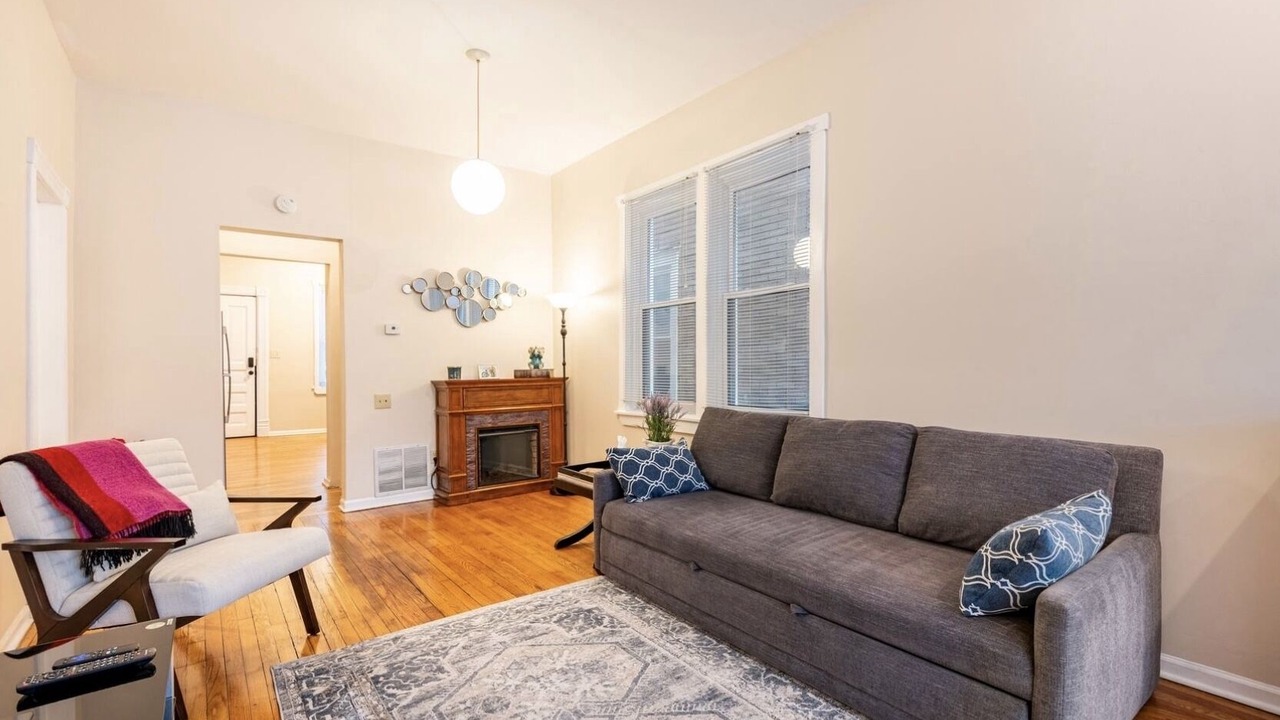 Photo of Livingroom in Lakeview