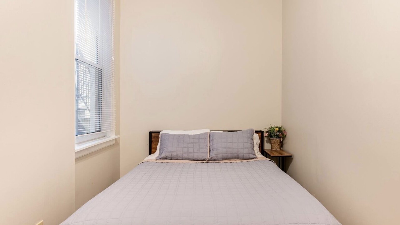 Photo of Bedroom in Lakeview