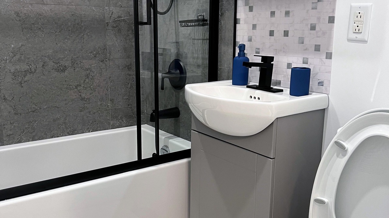 Photo of Bathroom in Lachine