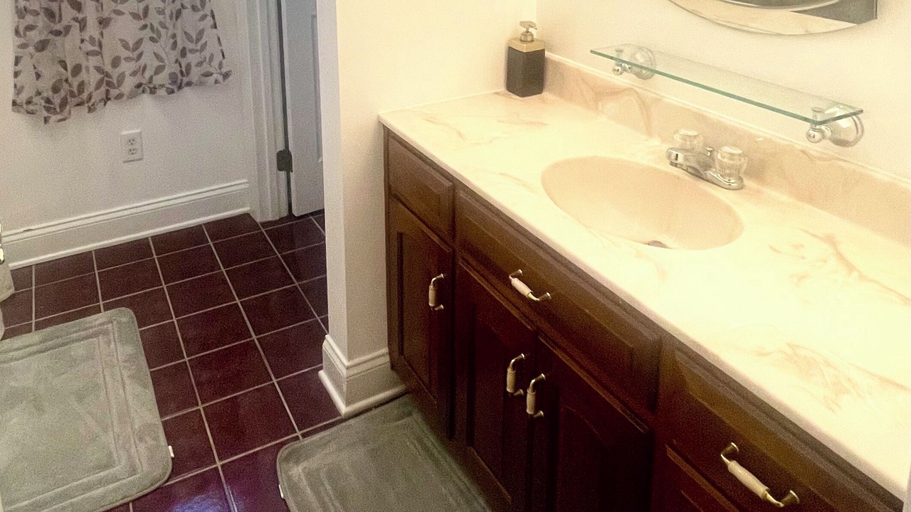Photo of Bathroom in Fountainhead-Orchard Hills