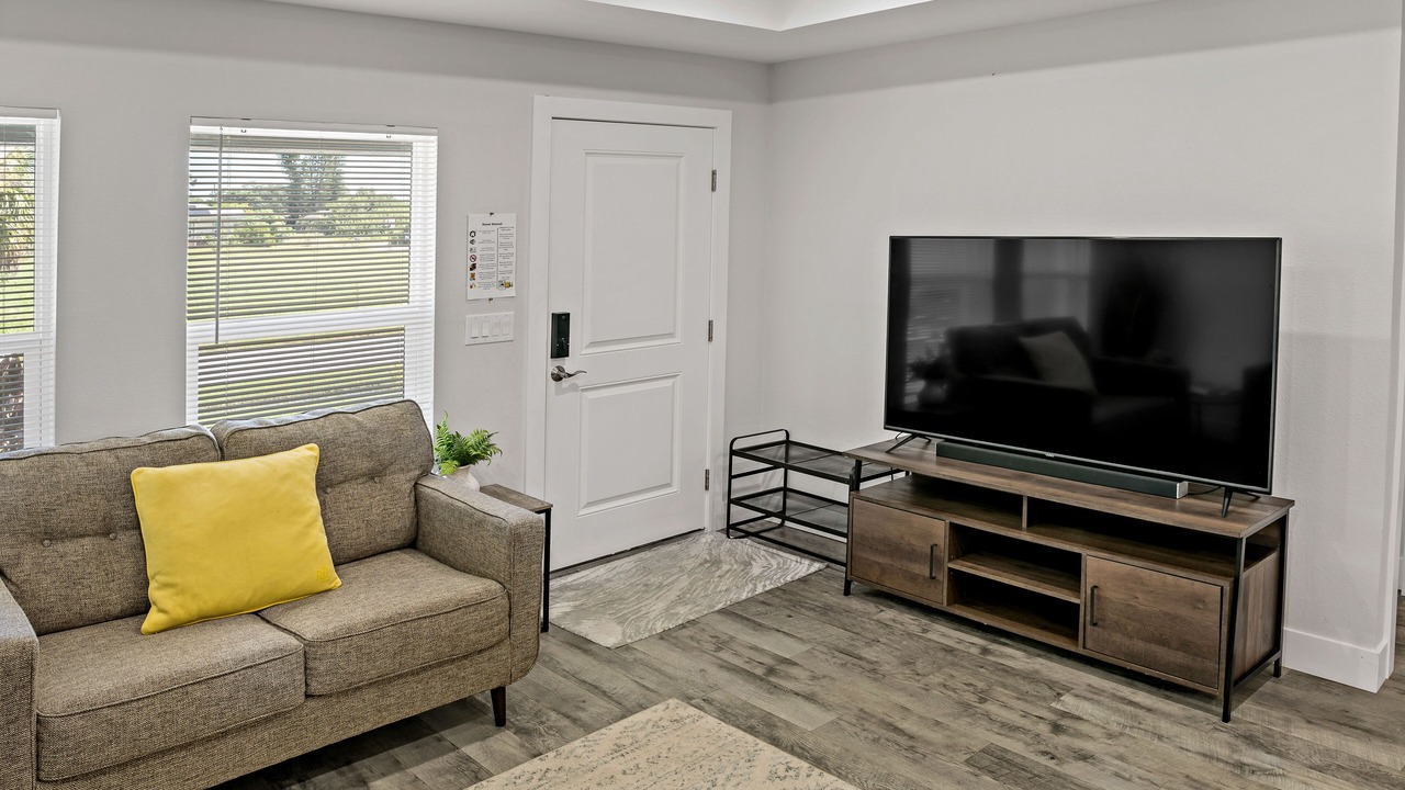 Photo of Livingroom in Warm Mineral Springs