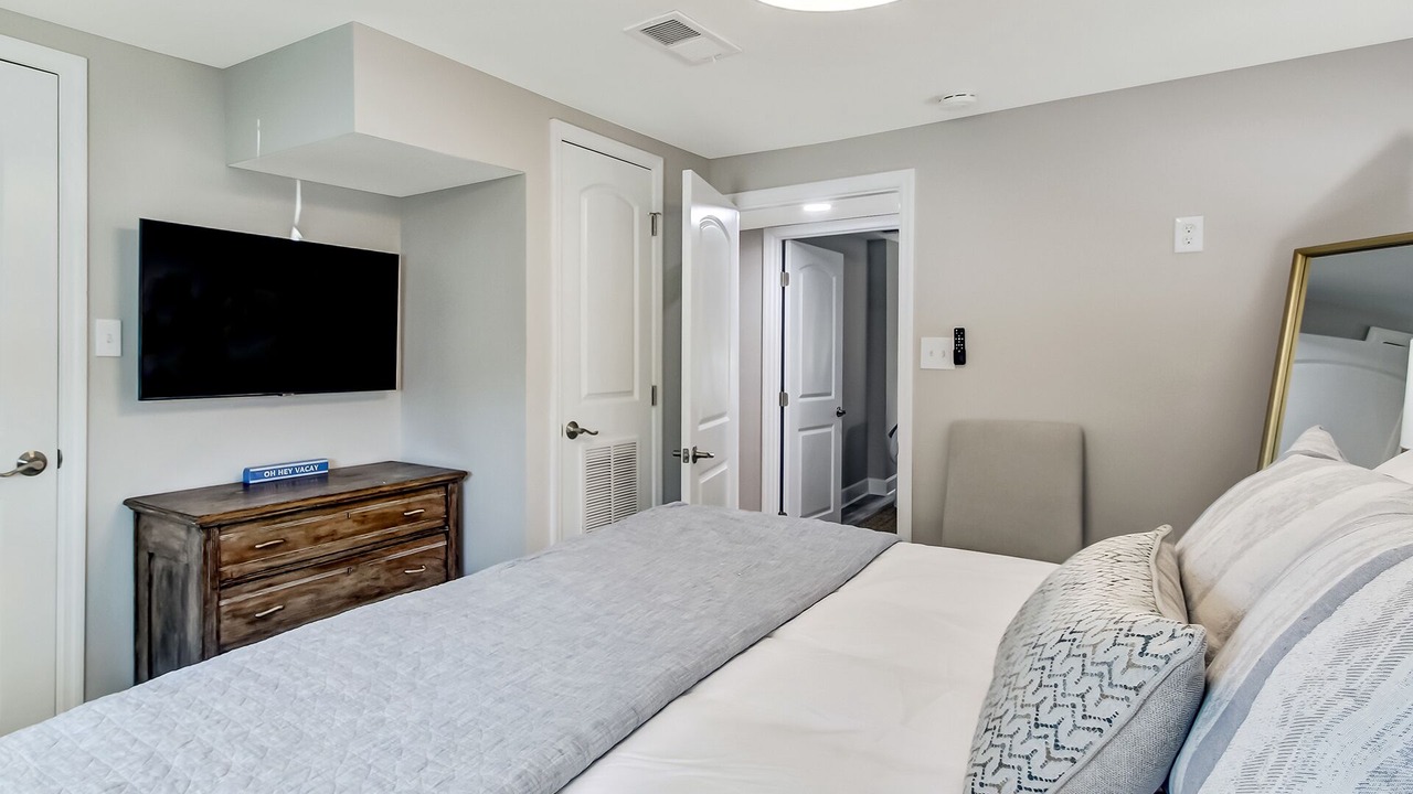 Photo of Bedroom in Savannah Beach
