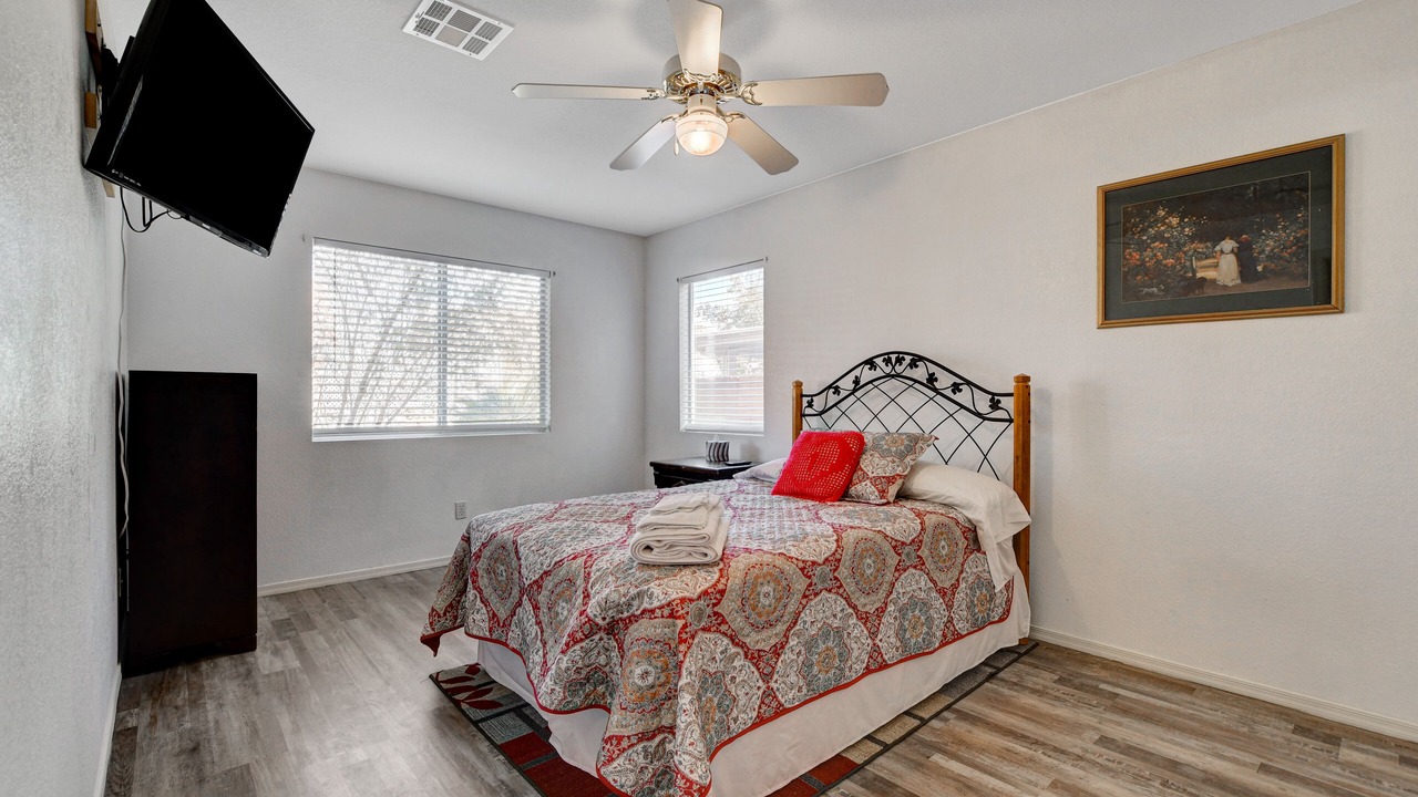 Photo of Bedroom in Elkhorn