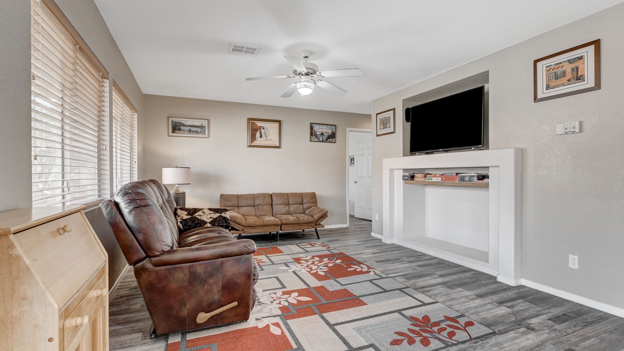 Photo of Livingroom in Elkhorn