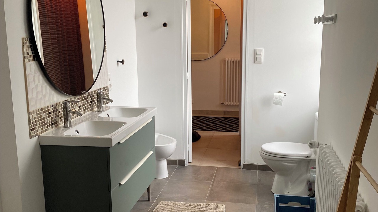 Photo of Bathroom in Saint-Aignan