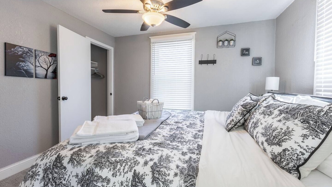 Photo of Bedroom in Northeast Kansas City