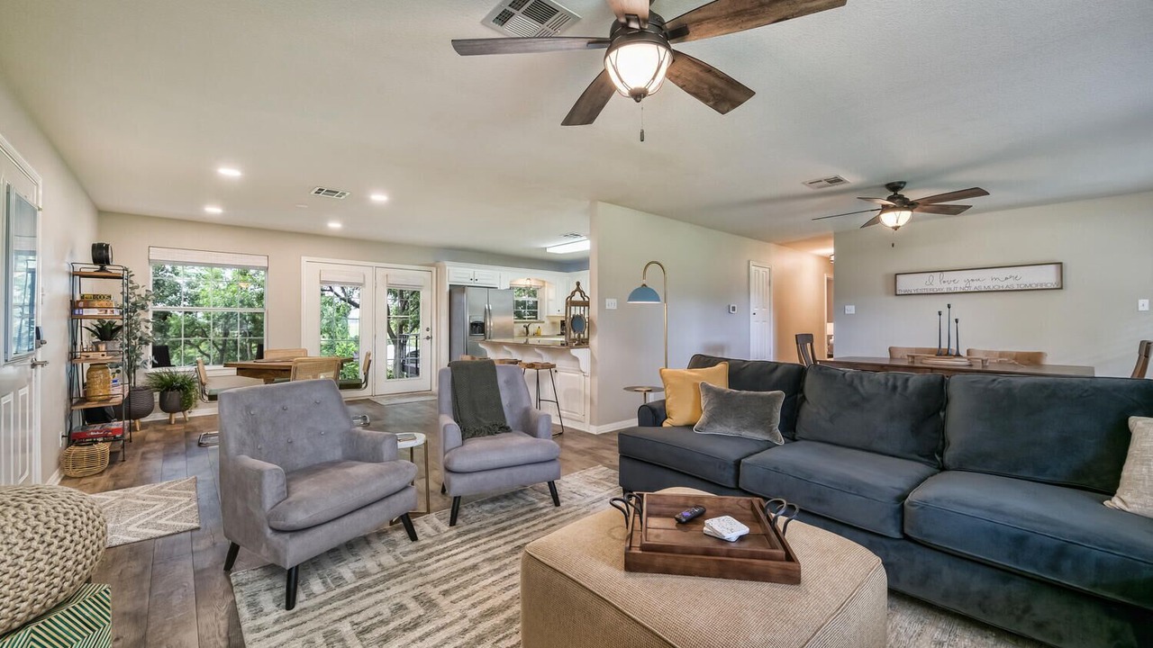 Photo of Livingroom in Waco