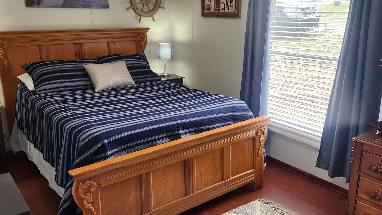 Photo of Bedroom in Springville