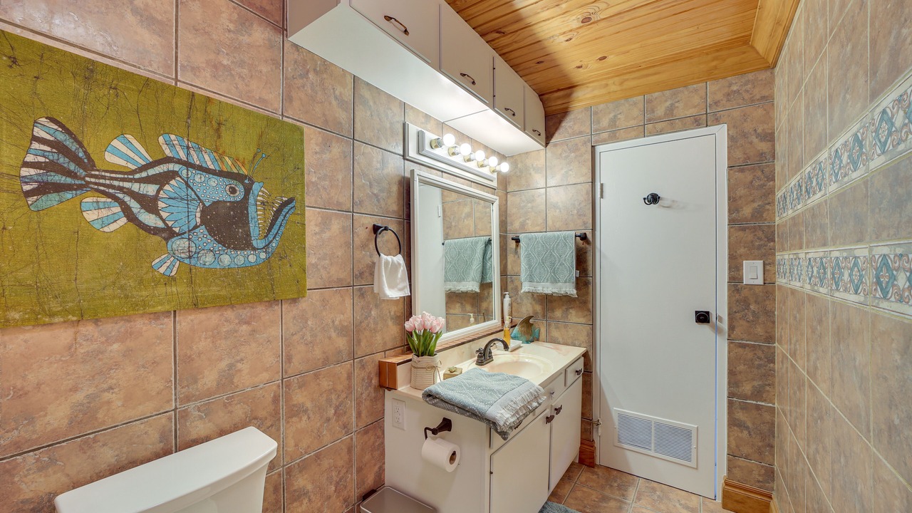 Photo of Bathroom in Hoyt