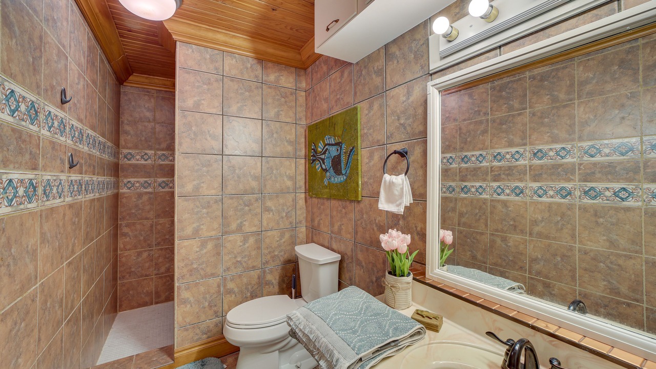 Photo of Bathroom in Hoyt