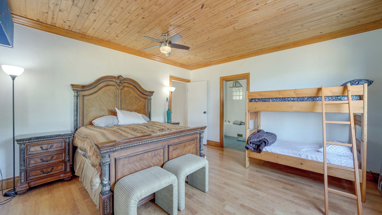 Photo of Bedroom in Hoyt