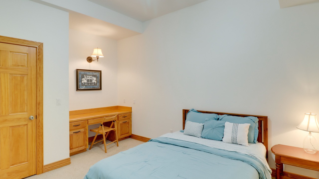 Photo of Bedroom in Fairfield Bay