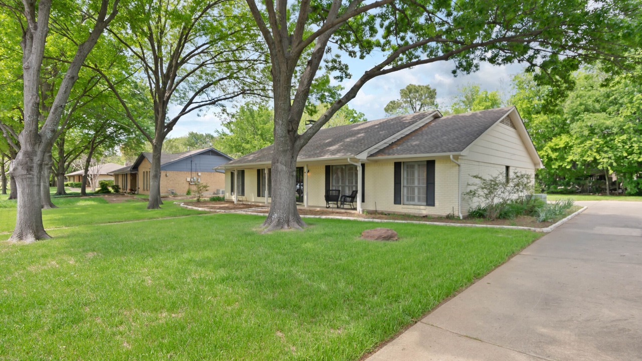 Photo of Outdoor in Denton