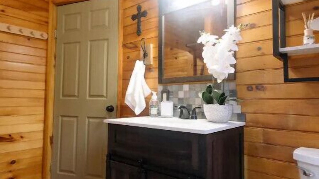 Photo of Bathroom in Powell