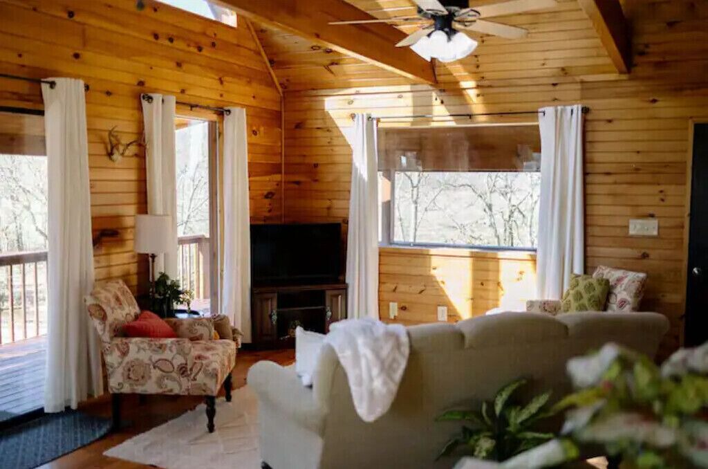 Photo of Livingroom in Powell