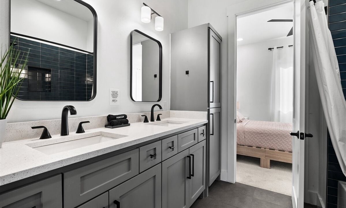 Photo of Bathroom in Cedar Crest