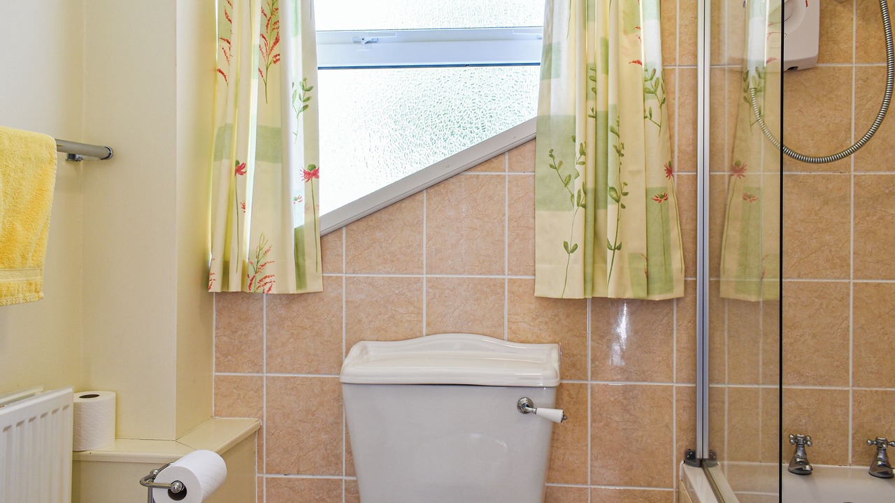 Photo of Bathroom in Lostwithiel