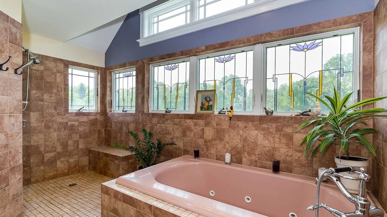 Photo of Bathroom in Gardiner