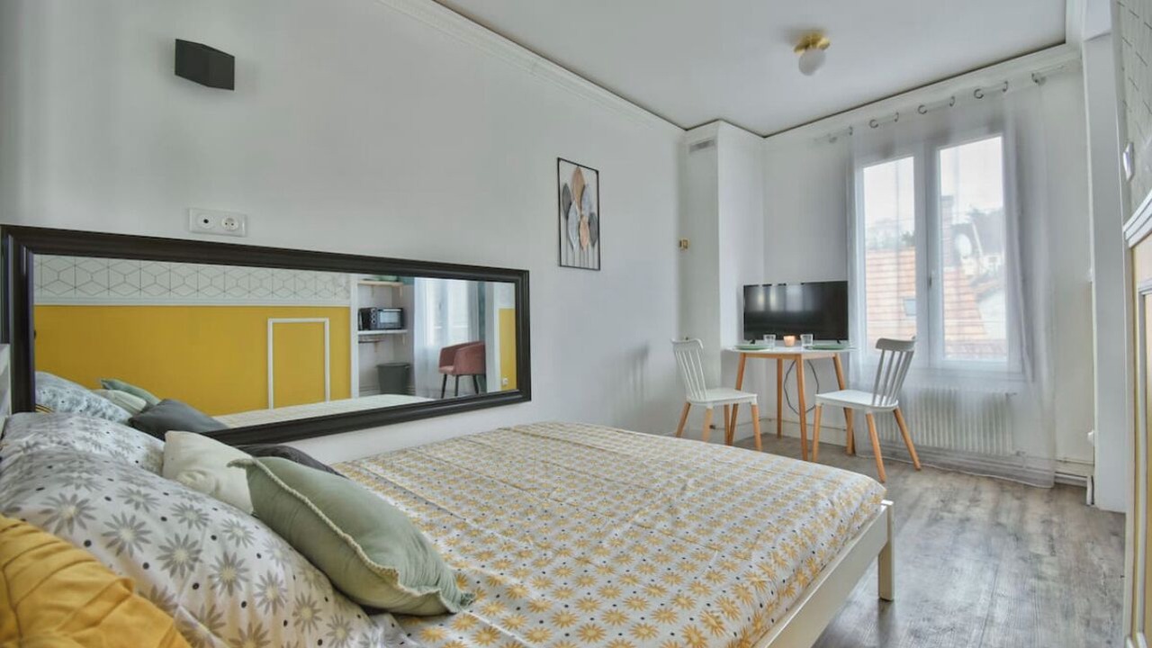 Photo of Bedroom in Maintenon