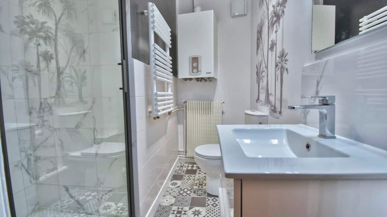 Photo of Bathroom in Maintenon