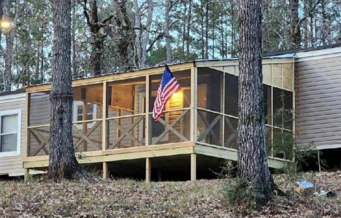 Photo of Outdoor in Lena