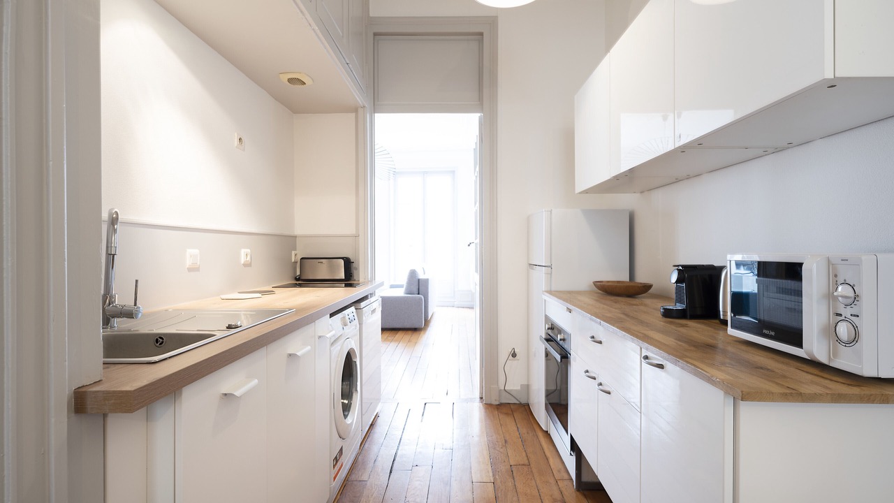 Photo of Kitchen in Saint Nicolas - Charles III - Ville vieille - Trois Maisons - Leopold