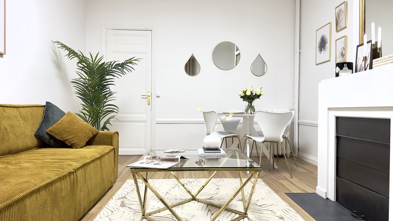 Photo of Livingroom in 17th Arrondissement