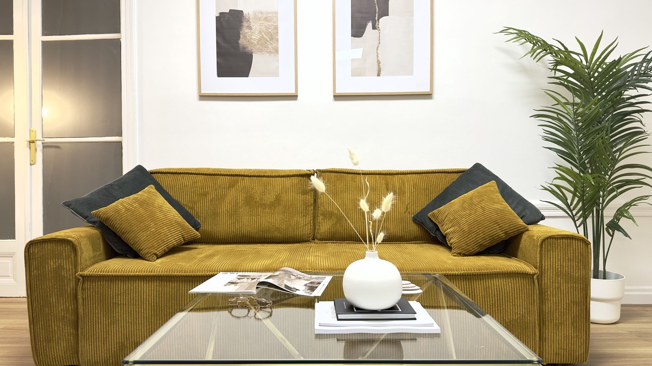 Photo of Livingroom in 17th Arrondissement