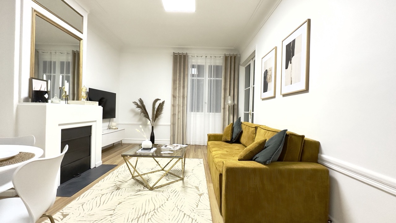 Photo of Livingroom in 17th Arrondissement