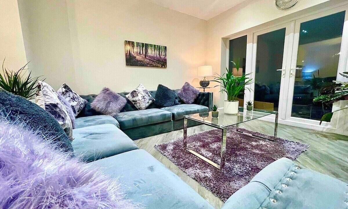 Photo of Livingroom in Coed-Y-Paen