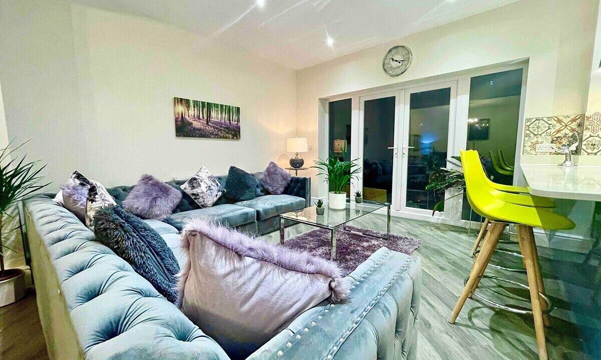 Photo of Livingroom in Coed-Y-Paen