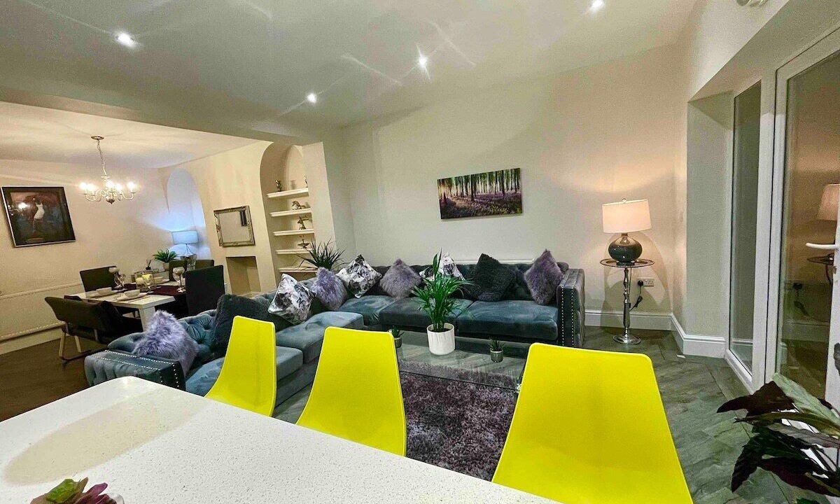 Photo of Livingroom in Coed-Y-Paen