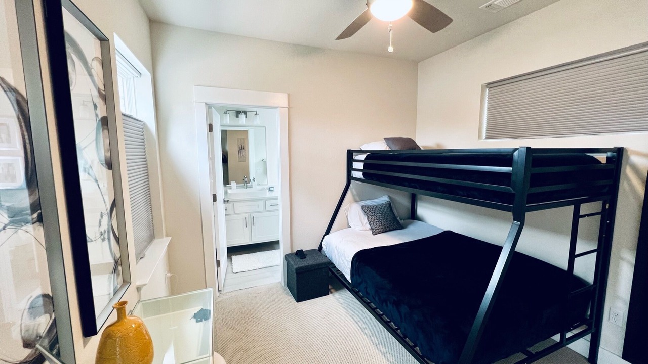 Photo of Bedroom in Holly