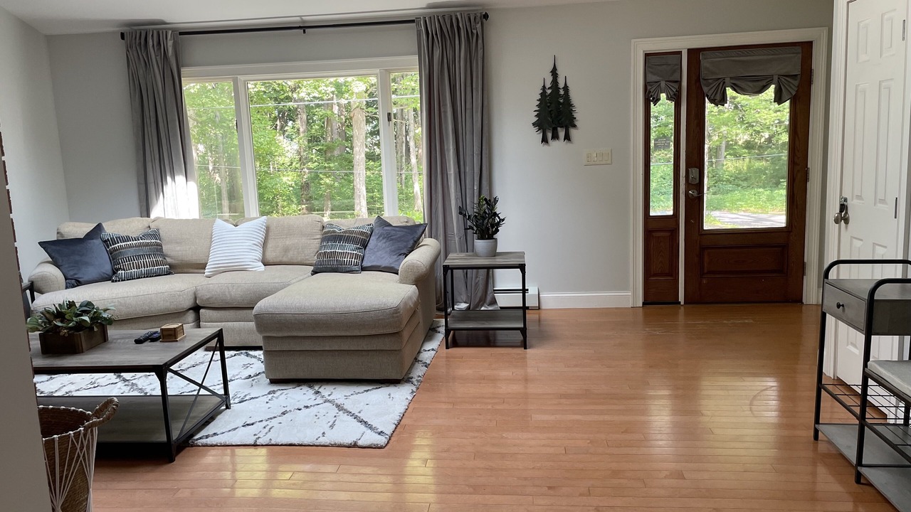 Photo of Livingroom in Montoursville