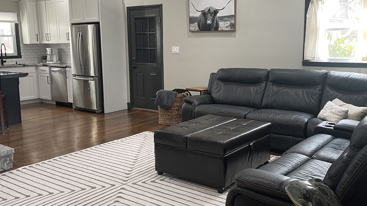 Photo of Livingroom in Newtown