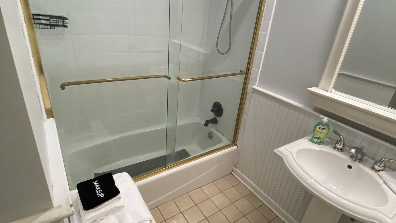 Photo of Bathroom in Newtown