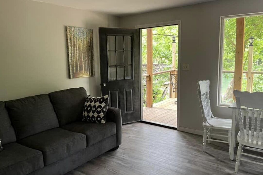 Photo of Livingroom in Eminence