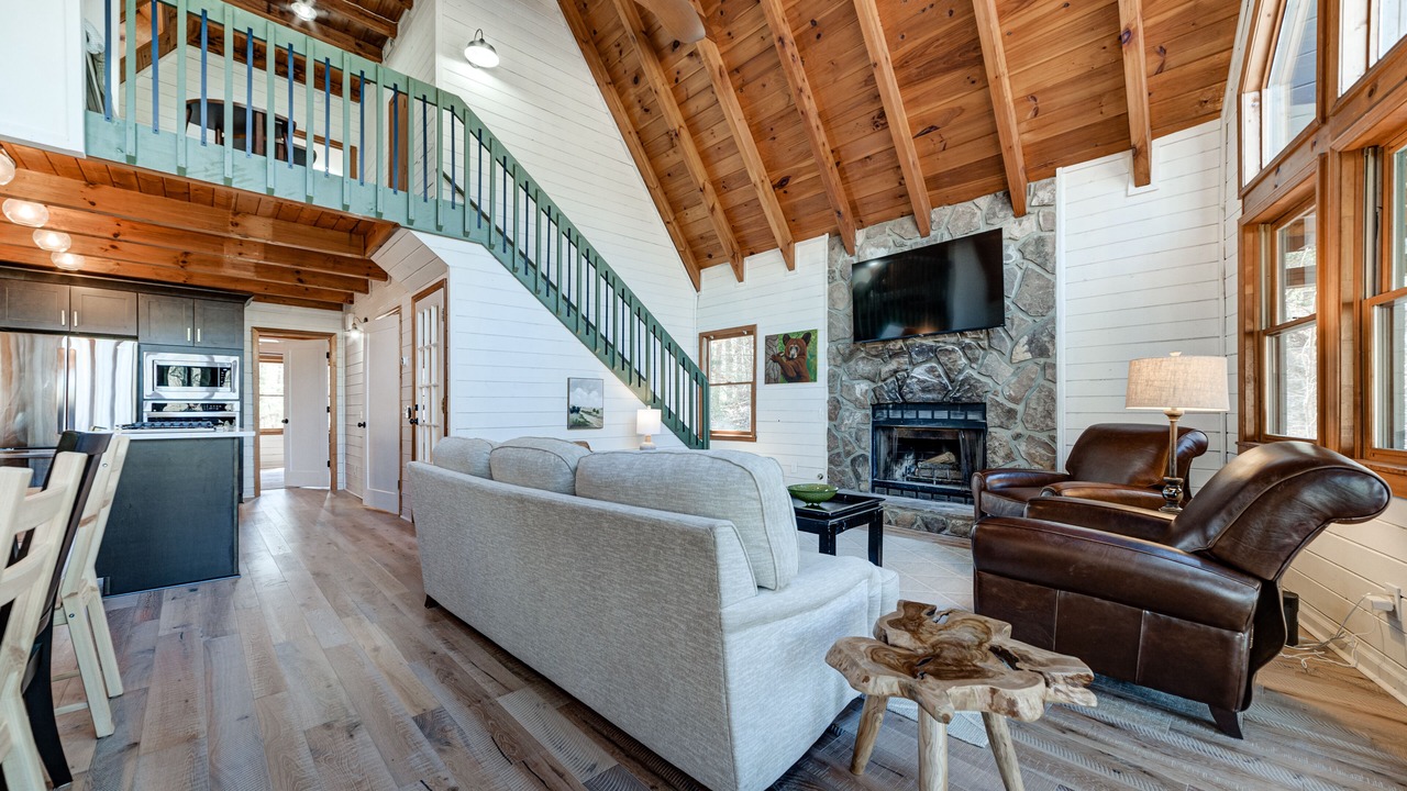 Photo of Livingroom in Dahlonega