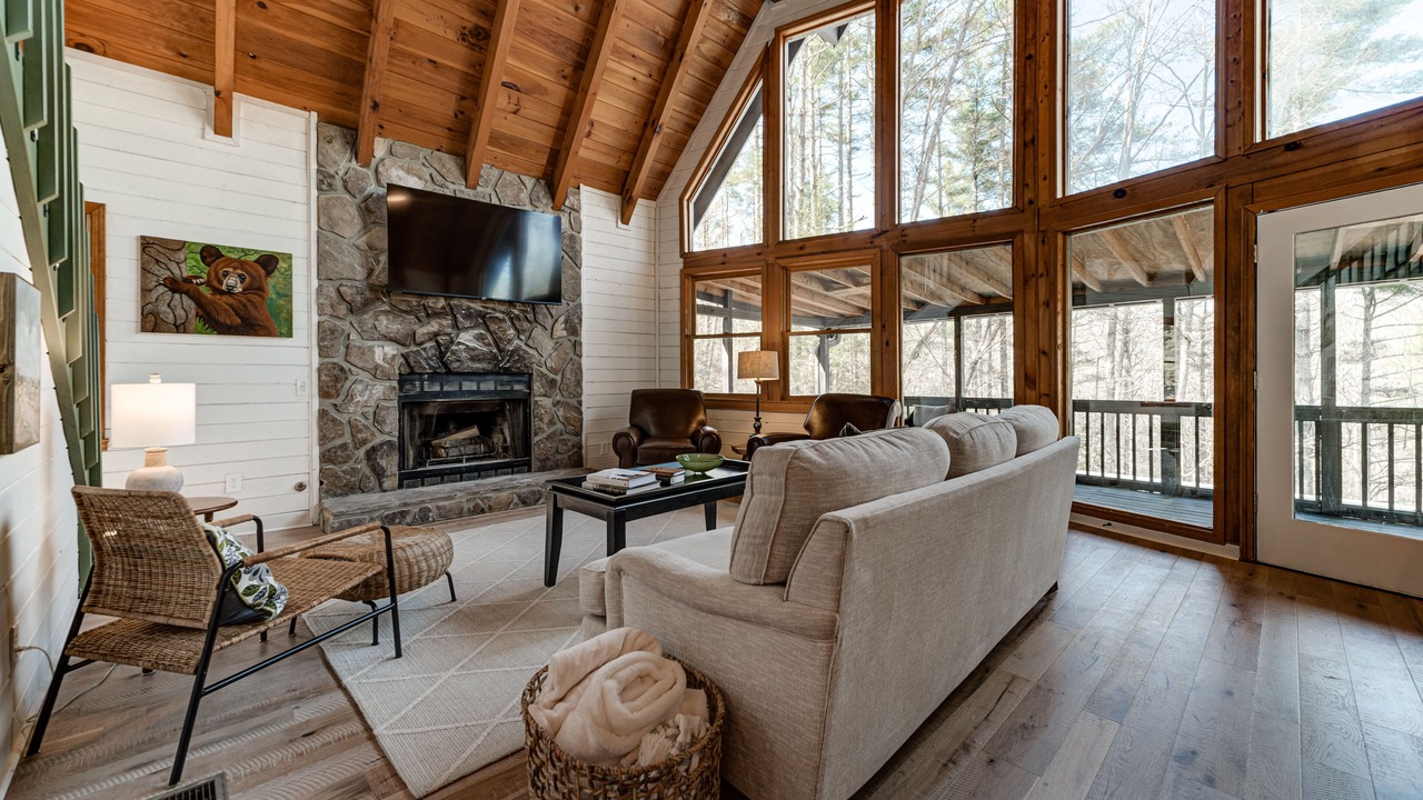 Photo of Livingroom in Dahlonega