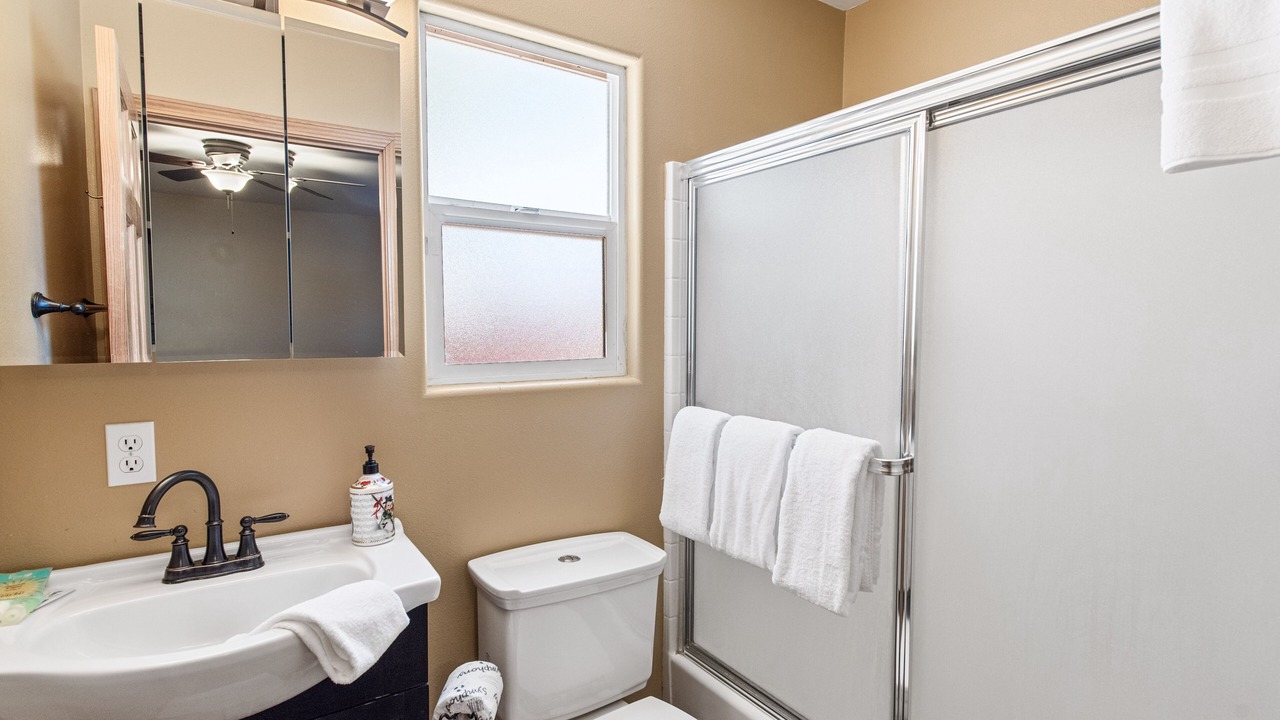 Photo of Bathroom in Peter Pan