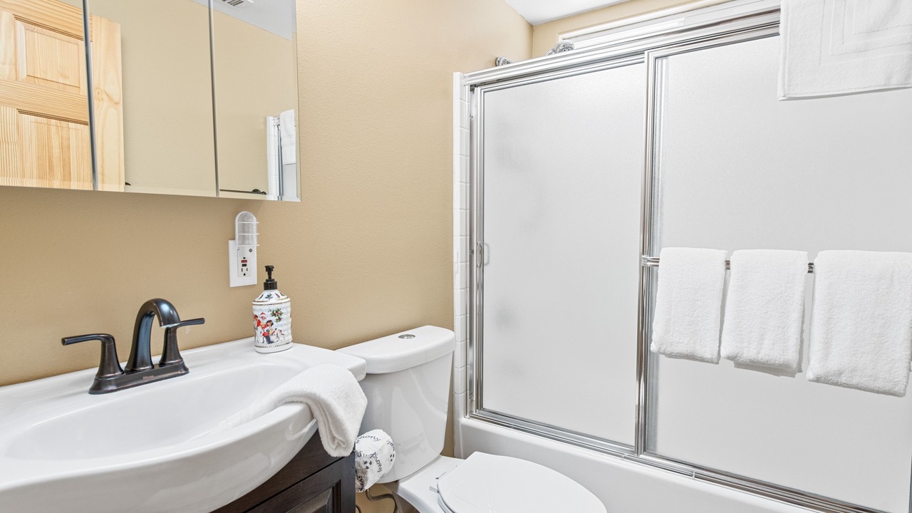 Photo of Bathroom in Peter Pan