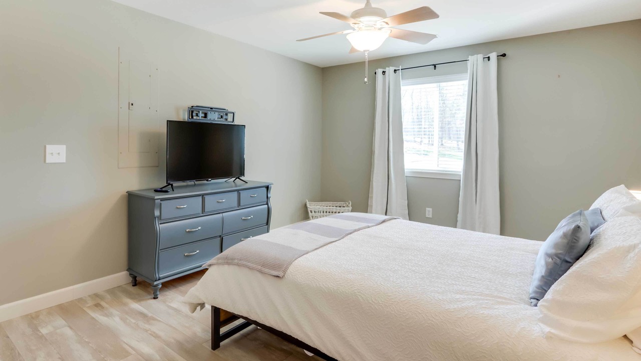 Photo of Bedroom in Camdenton