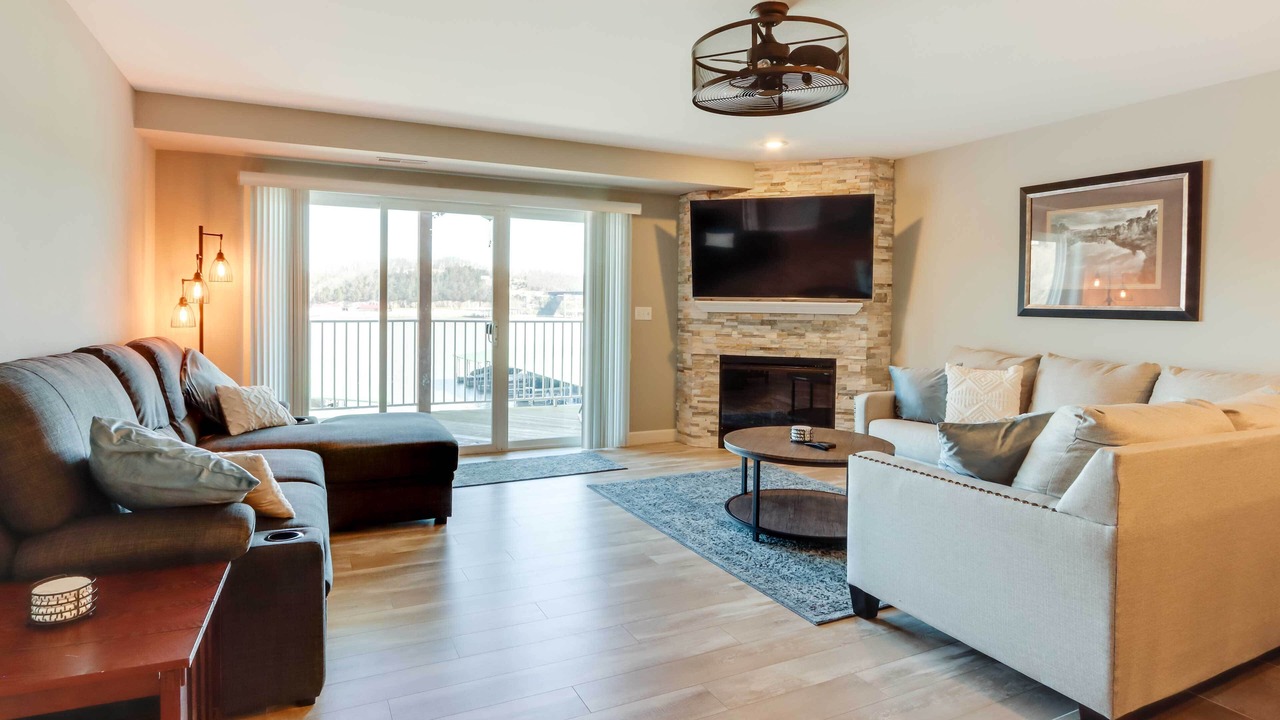 Photo of Livingroom in Camdenton